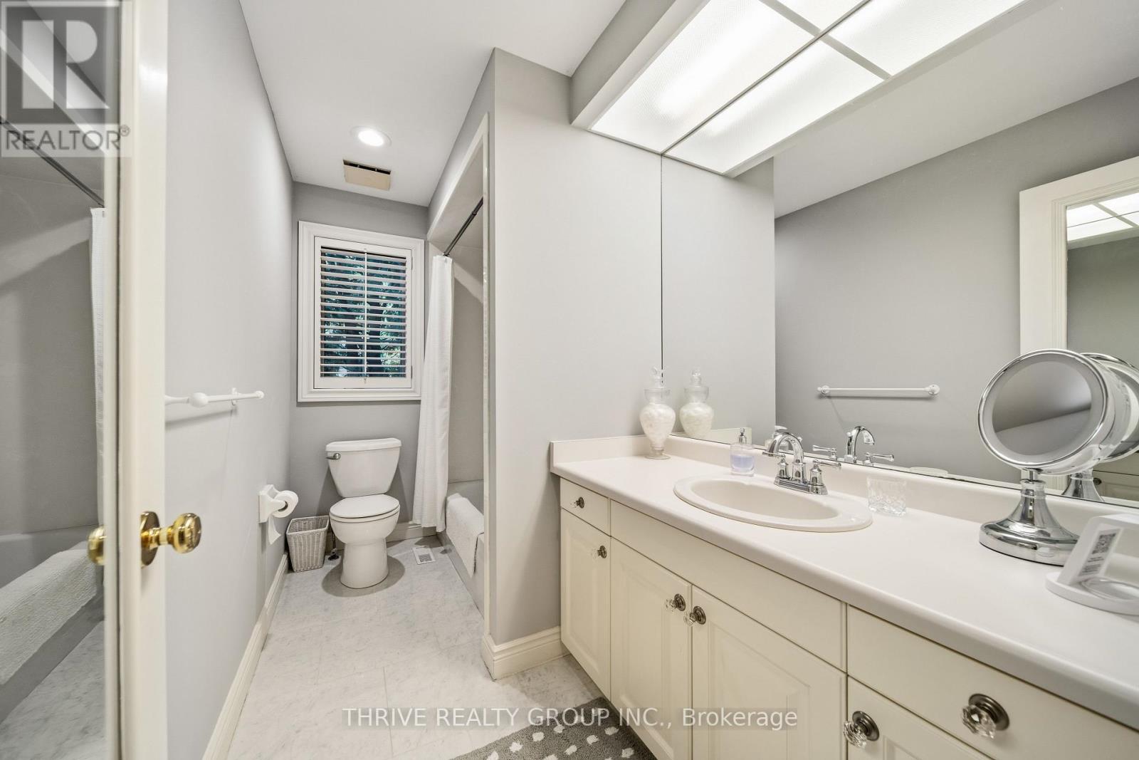 59 Woods Edge Close, London South, Ontario  N6K 4K8 - Photo 40 - X12495134