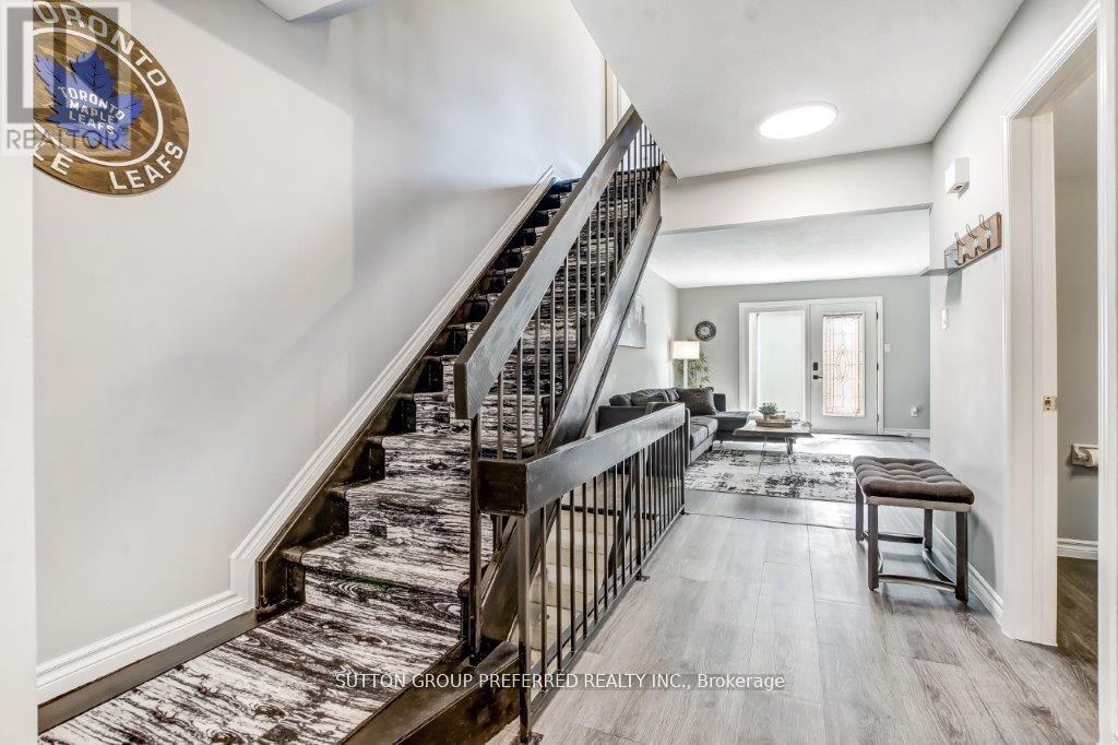 10 Berkshire Court, London South, Ontario  N6J 3N7 - Photo 3 - X12495234