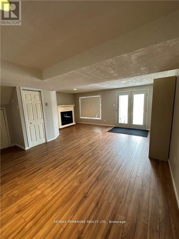 35 Vermont Meadows Drive, Petawawa, Ontario  K8H 3N4 - Photo 20 - X12495076