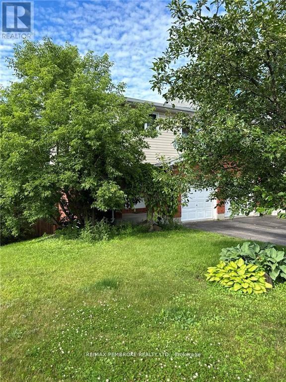 35 Vermont Meadows Drive, Petawawa, Ontario  K8H 3N4 - Photo 22 - X12495076