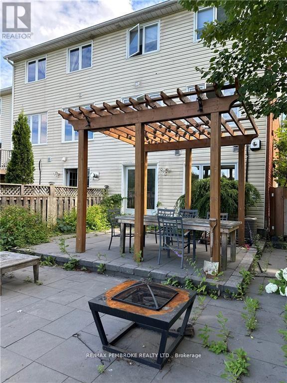 35 Vermont Meadows Drive, Petawawa, Ontario  K8H 3N4 - Photo 25 - X12495076