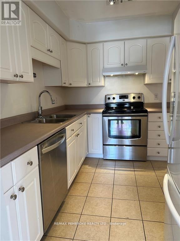 35 Vermont Meadows Drive, Petawawa, Ontario  K8H 3N4 - Photo 8 - X12495076