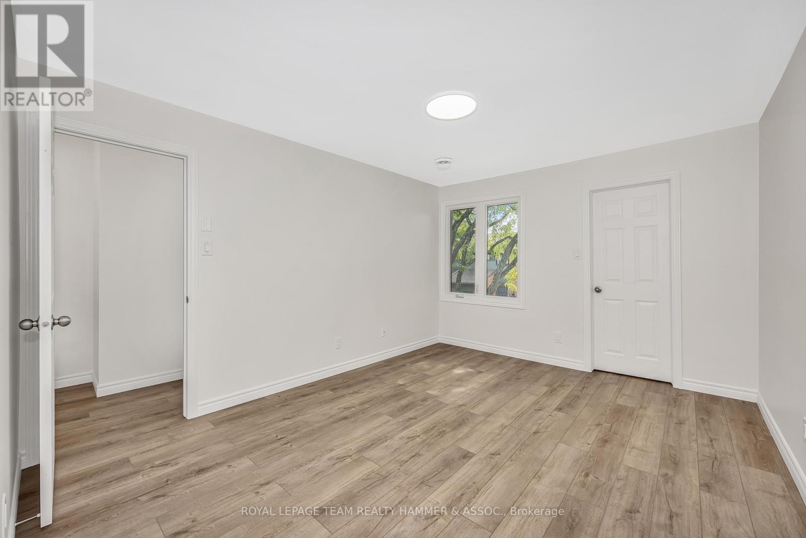 8 Chisholm Court, Ottawa, Ontario  K2K 1E2 - Photo 13 - X12494948