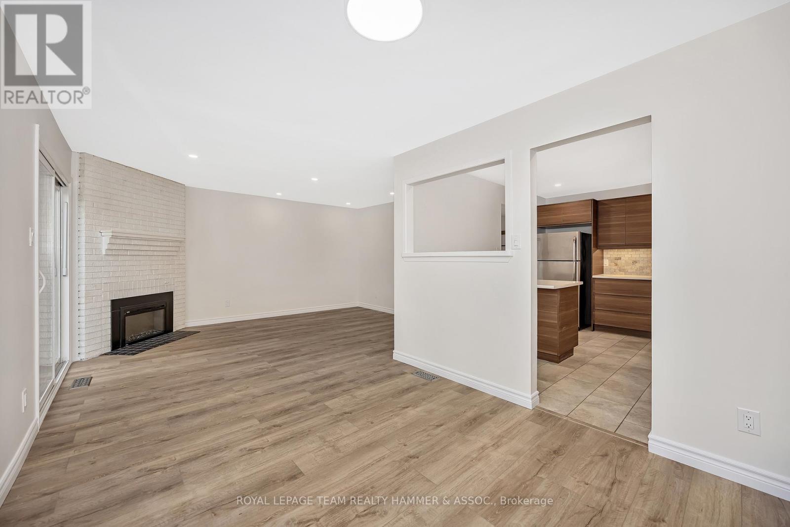 8 Chisholm Court, Ottawa, Ontario  K2K 1E2 - Photo 6 - X12494948