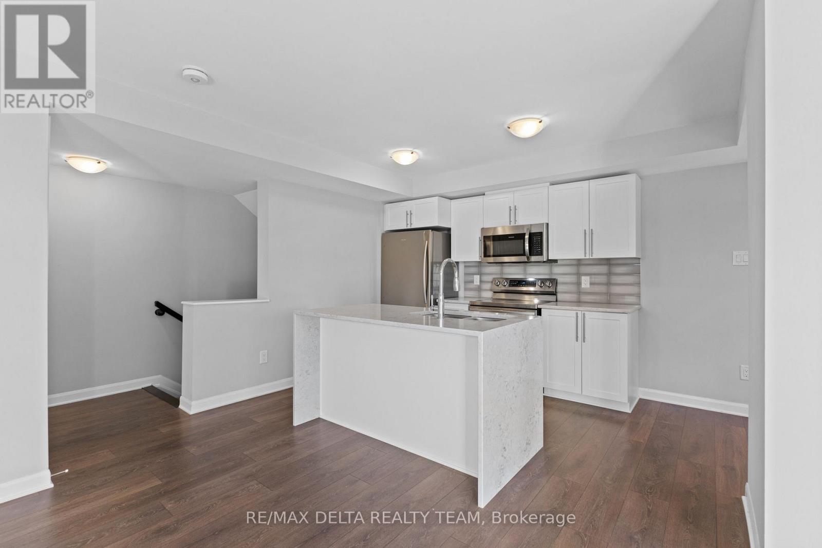 A - 706 Amberwing Private, Ottawa, Ontario  K4A 5H5 - Photo 3 - X12494990