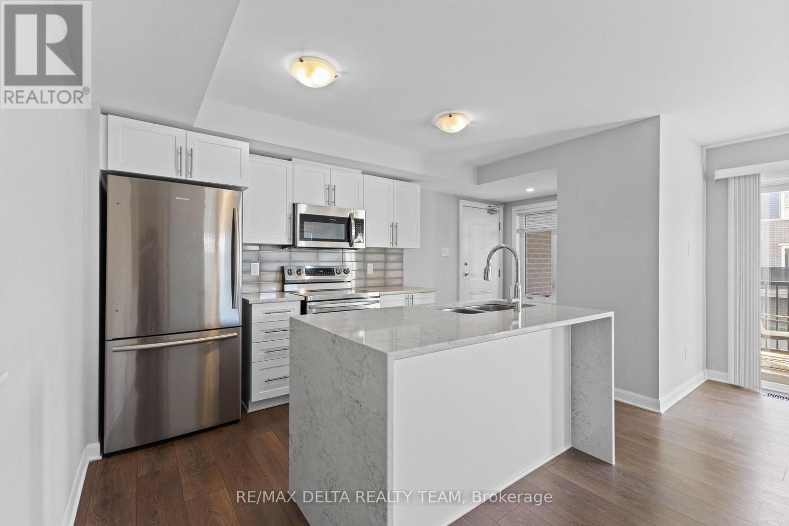 A - 706 Amberwing Private, Ottawa, Ontario  K4A 5H5 - Photo 5 - X12494990