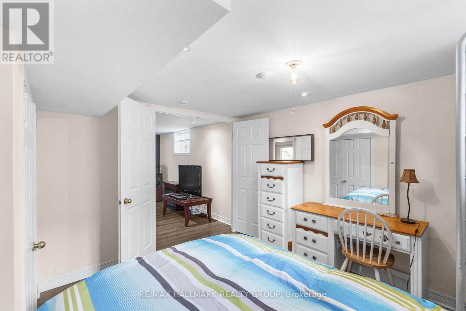 1902 Rosebella Avenue, Ottawa, Ontario  K1T 1G7 - Photo 23 - X12495012