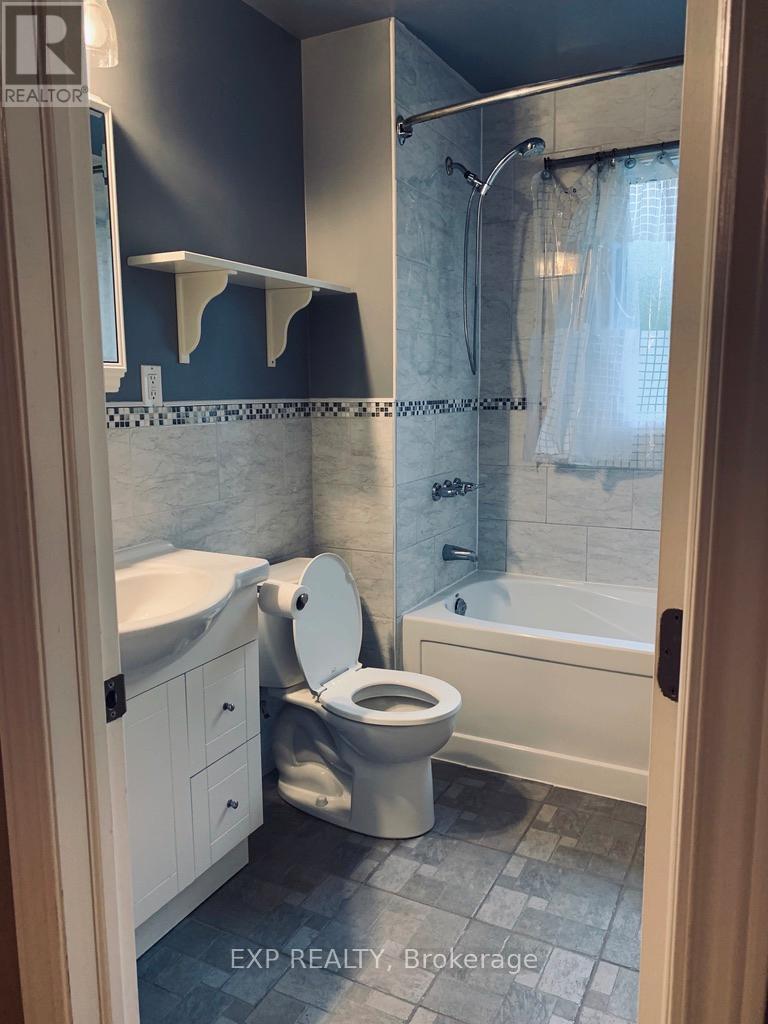 1554 Baseline Road, Ottawa, Ontario  K2C 0B3 - Photo 11 - X12495026