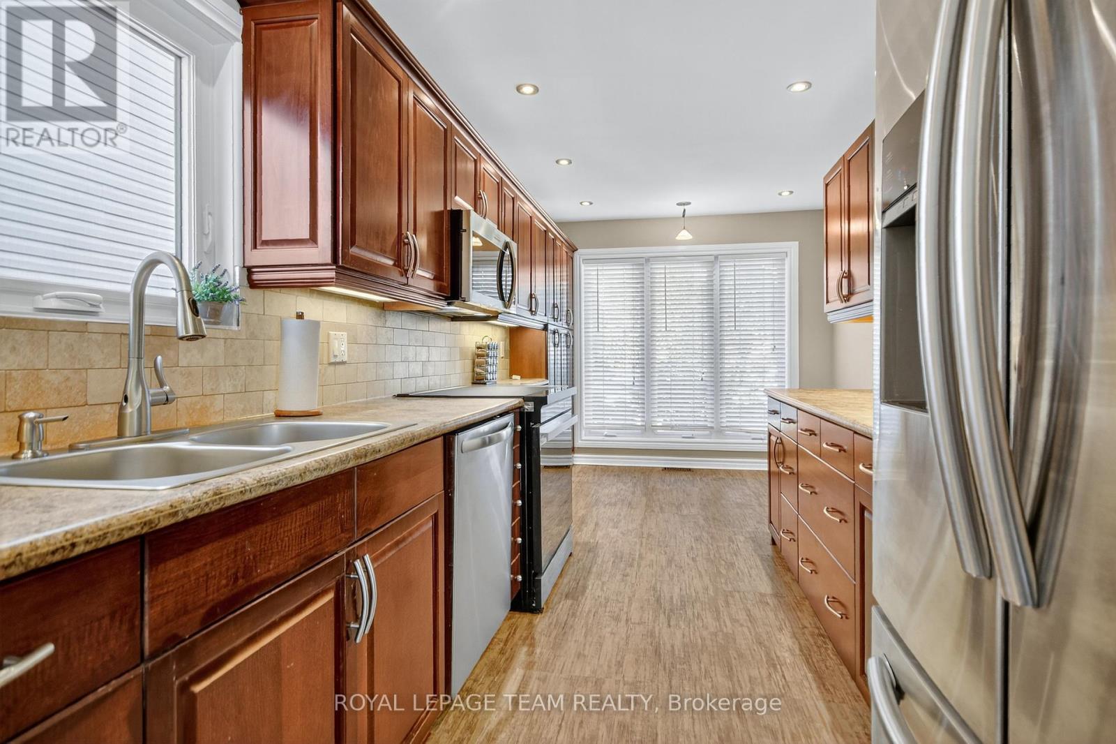 22 Vesta Street, Ottawa, Ontario  K2J 3Y9 - Photo 7 - X12495050