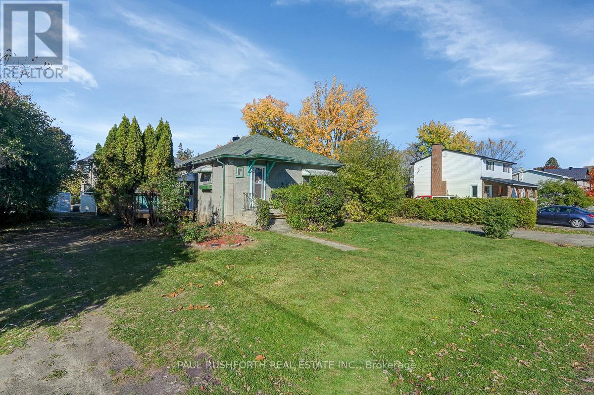 39 Cote De Neiges Road, Ottawa, Ontario  K2G 2C3 - Photo 8 - X12495158