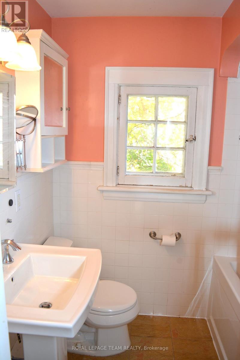 175 Breezehill Avenue N, Ottawa, Ontario  K1Y 2J1 - Photo 11 - X12495174