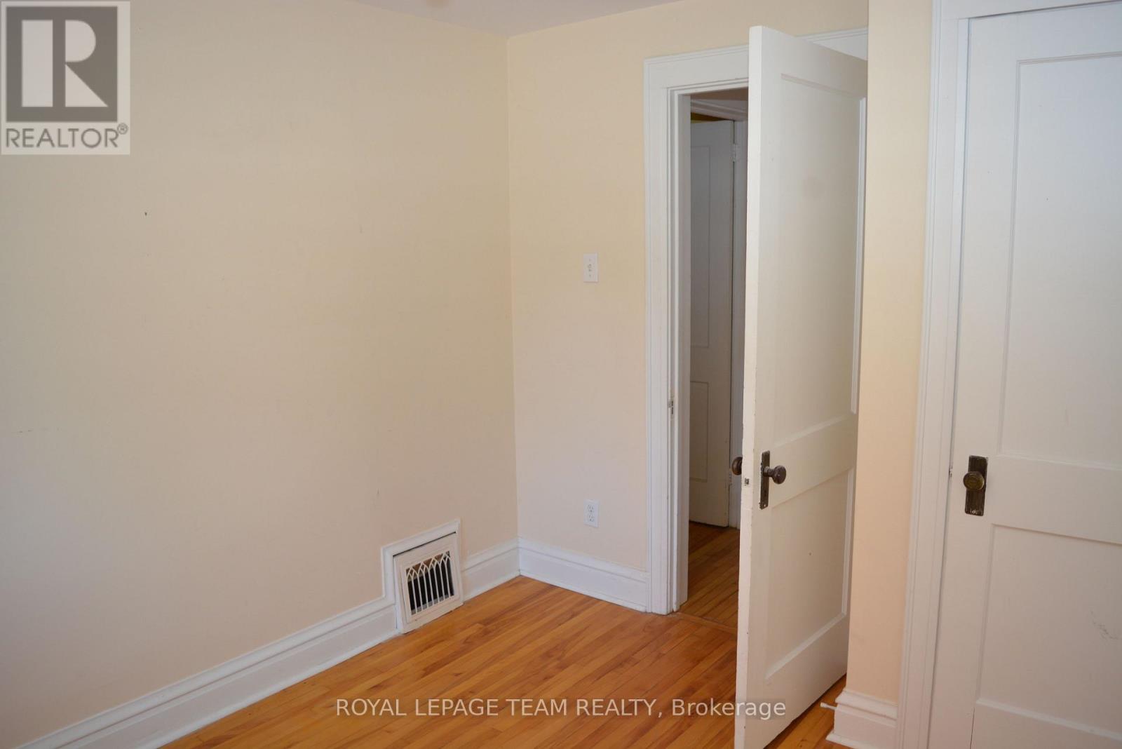 175 Breezehill Avenue N, Ottawa, Ontario  K1Y 2J1 - Photo 12 - X12495174