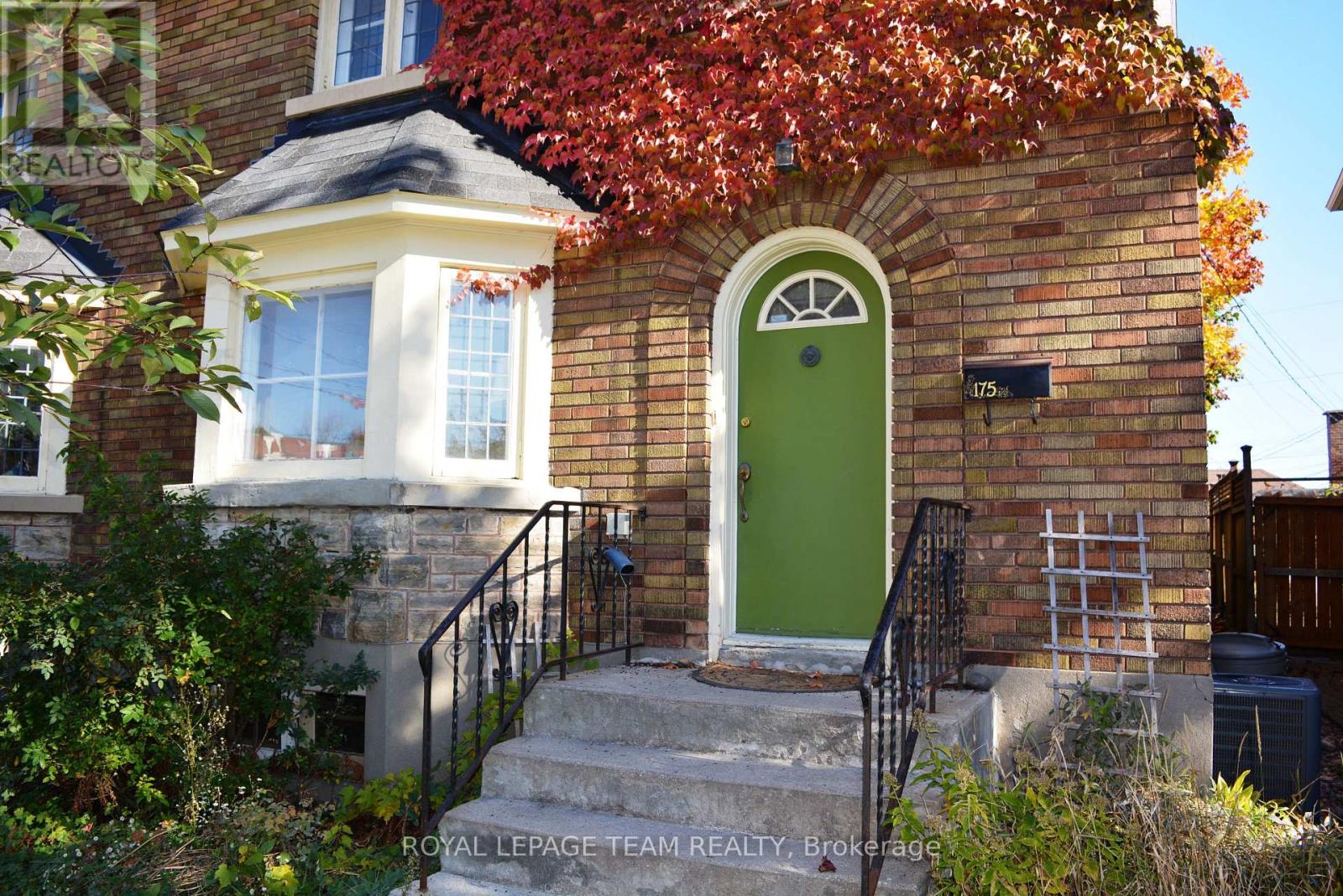 175 Breezehill Avenue N, Ottawa, Ontario  K1Y 2J1 - Photo 3 - X12495174
