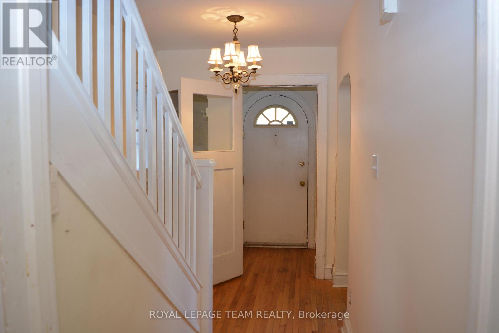 175 Breezehill Avenue N, Ottawa, Ontario  K1Y 2J1 - Photo 4 - X12495174