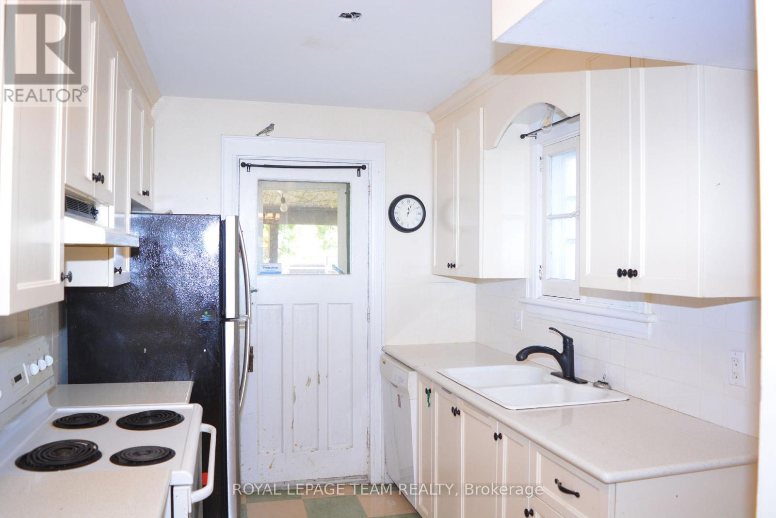 175 Breezehill Avenue N, Ottawa, Ontario  K1Y 2J1 - Photo 6 - X12495174