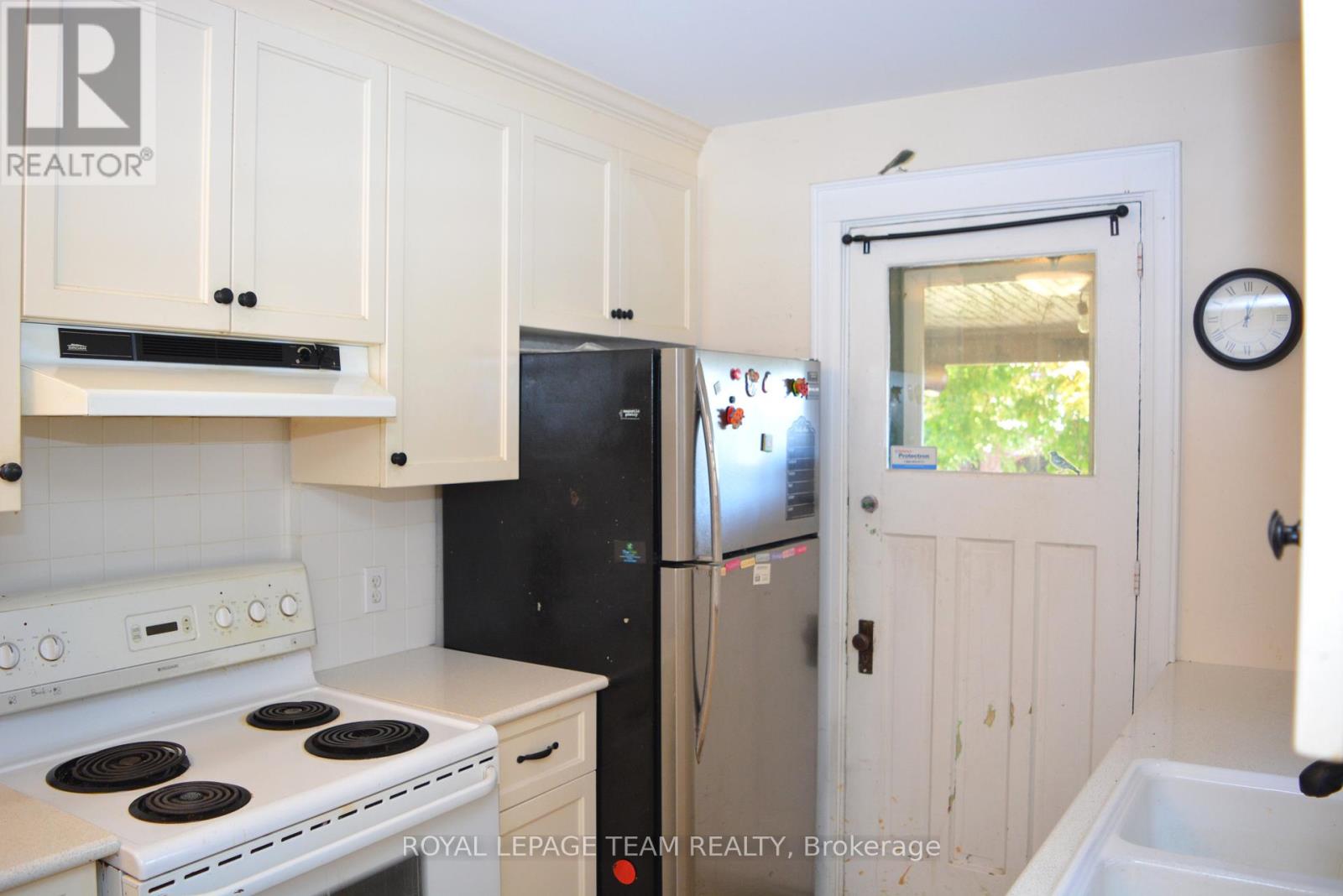 175 Breezehill Avenue N, Ottawa, Ontario  K1Y 2J1 - Photo 8 - X12495174