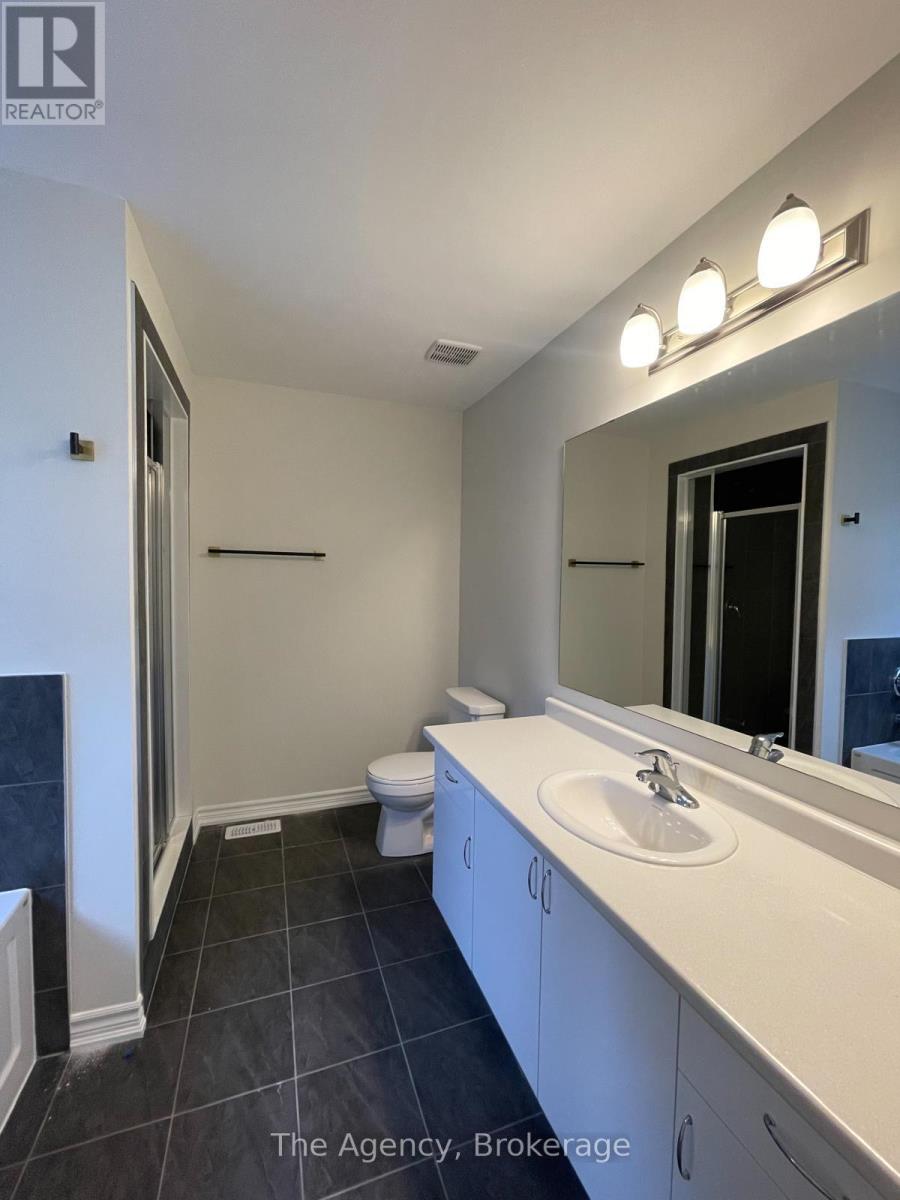 125 Beechwood Forest Lane, Gravenhurst, Ontario  P1P 0H8 - Photo 10 - X12478608