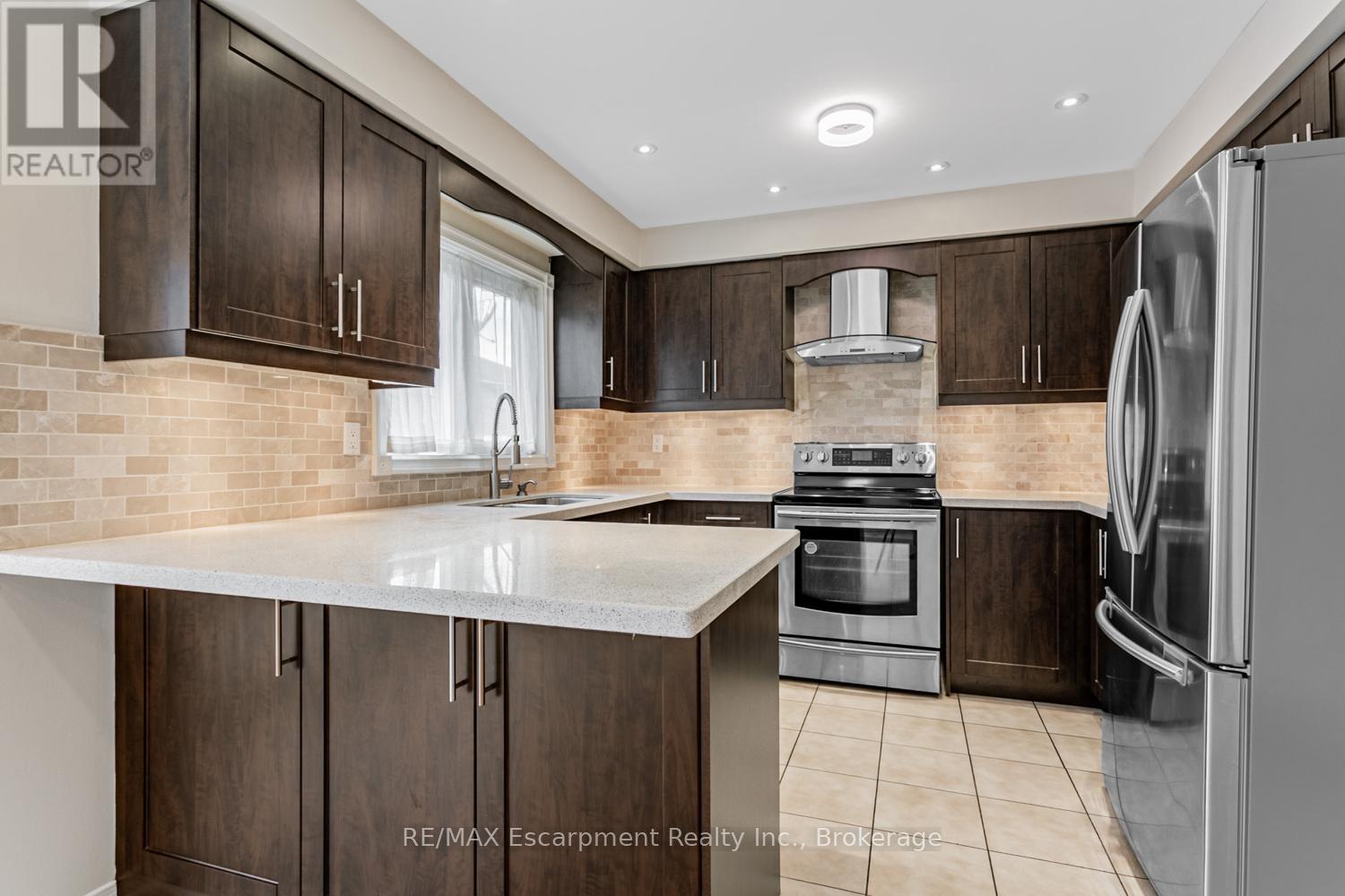 46 Arborwood Drive, Toronto, Ontario  M9W 6W3 - Photo 10 - W12494938