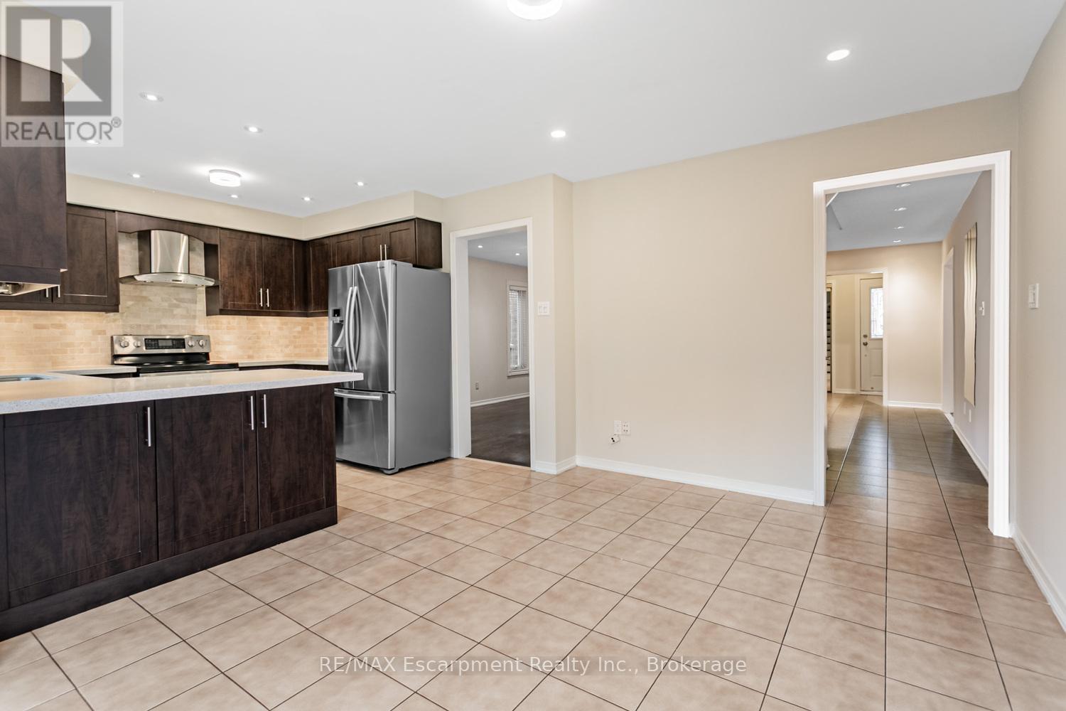 46 Arborwood Drive, Toronto, Ontario  M9W 6W3 - Photo 13 - W12494938