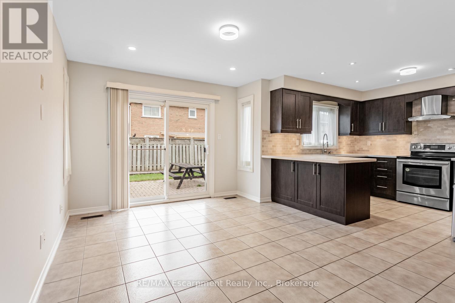 46 Arborwood Drive, Toronto, Ontario  M9W 6W3 - Photo 14 - W12494938