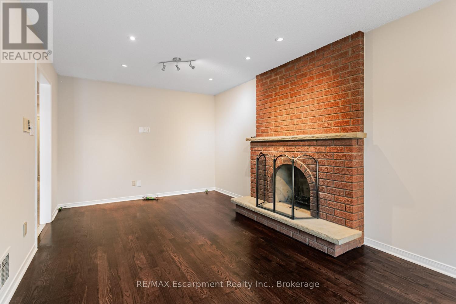 46 Arborwood Drive, Toronto, Ontario  M9W 6W3 - Photo 16 - W12494938