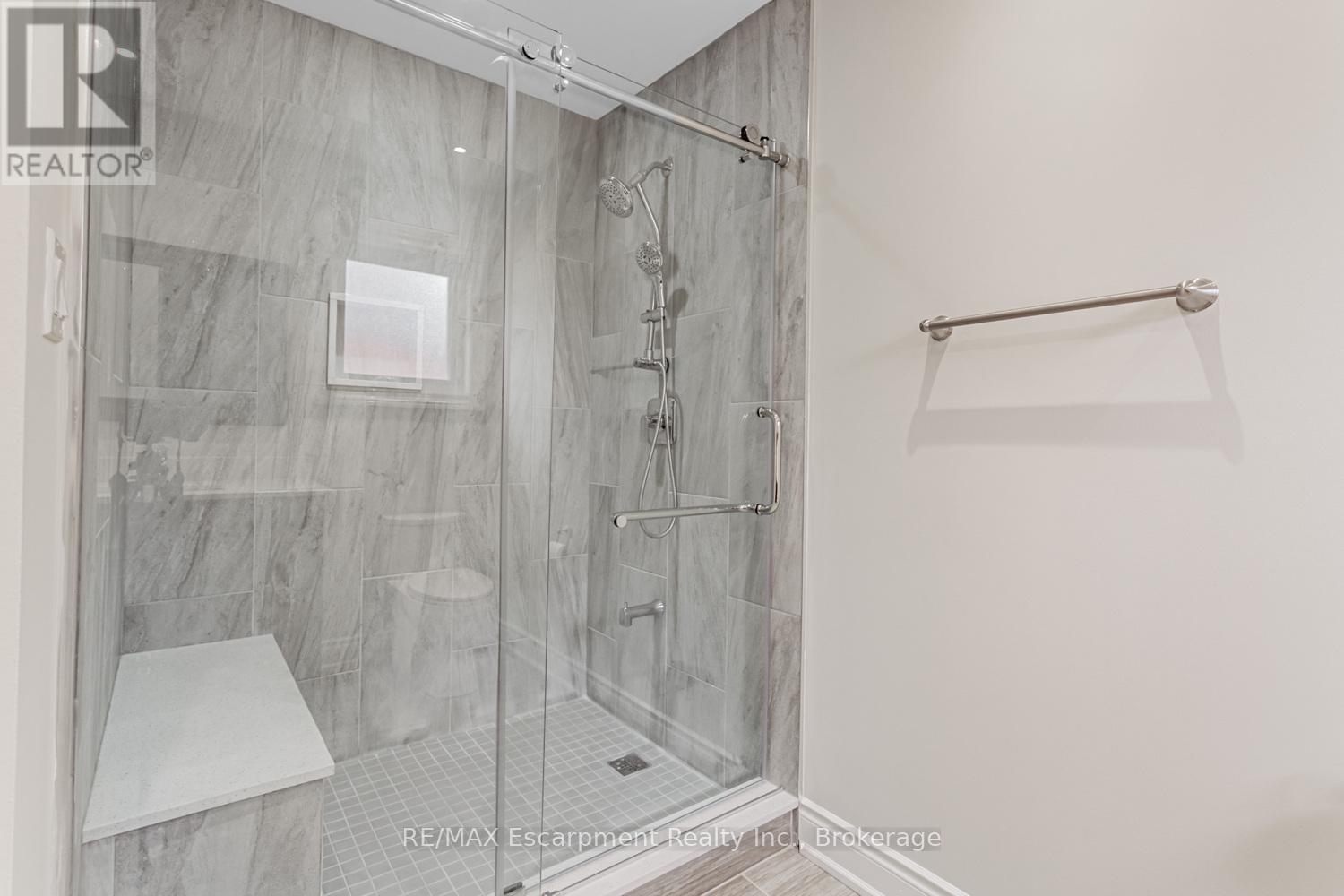 46 Arborwood Drive, Toronto, Ontario  M9W 6W3 - Photo 25 - W12494938