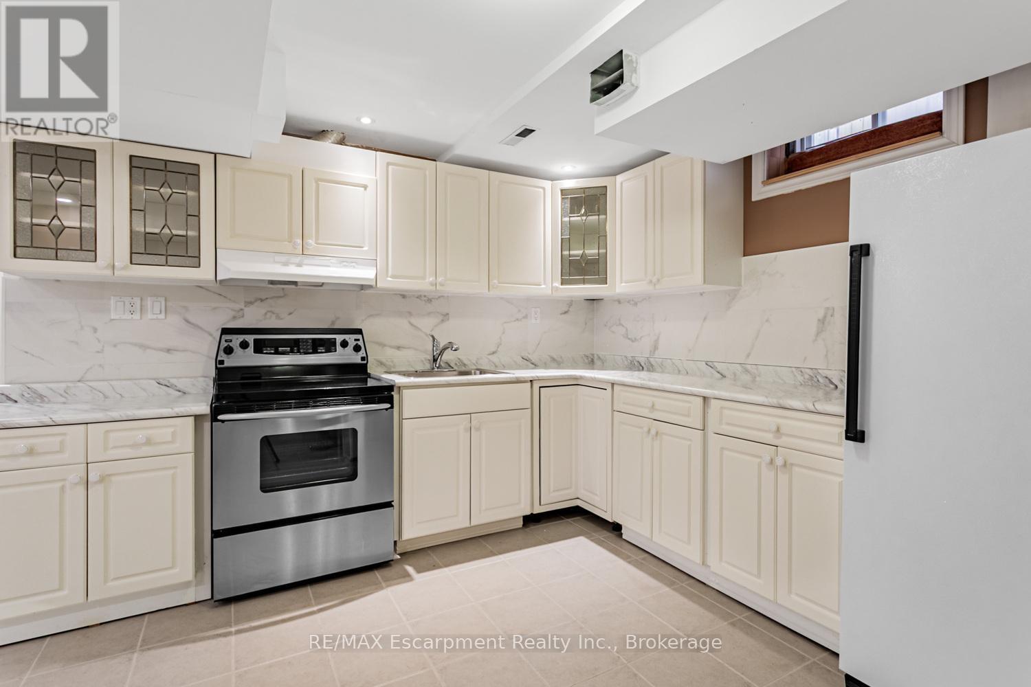 46 Arborwood Drive, Toronto, Ontario  M9W 6W3 - Photo 42 - W12494938