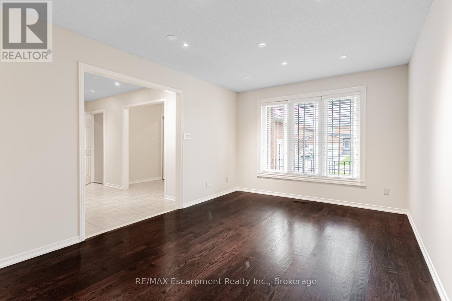 46 Arborwood Drive, Toronto, Ontario  M9W 6W3 - Photo 5 - W12494938