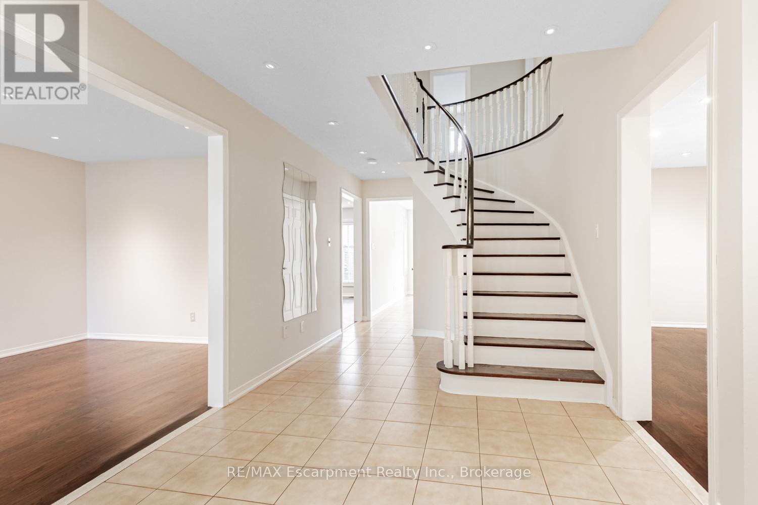 46 Arborwood Drive, Toronto, Ontario  M9W 6W3 - Photo 6 - W12494938