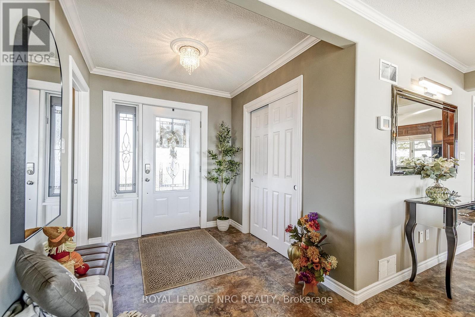 10781 Lakeshore Road W, Wainfleet, Ontario  L3K 5V4 - Photo 5 - X12494986