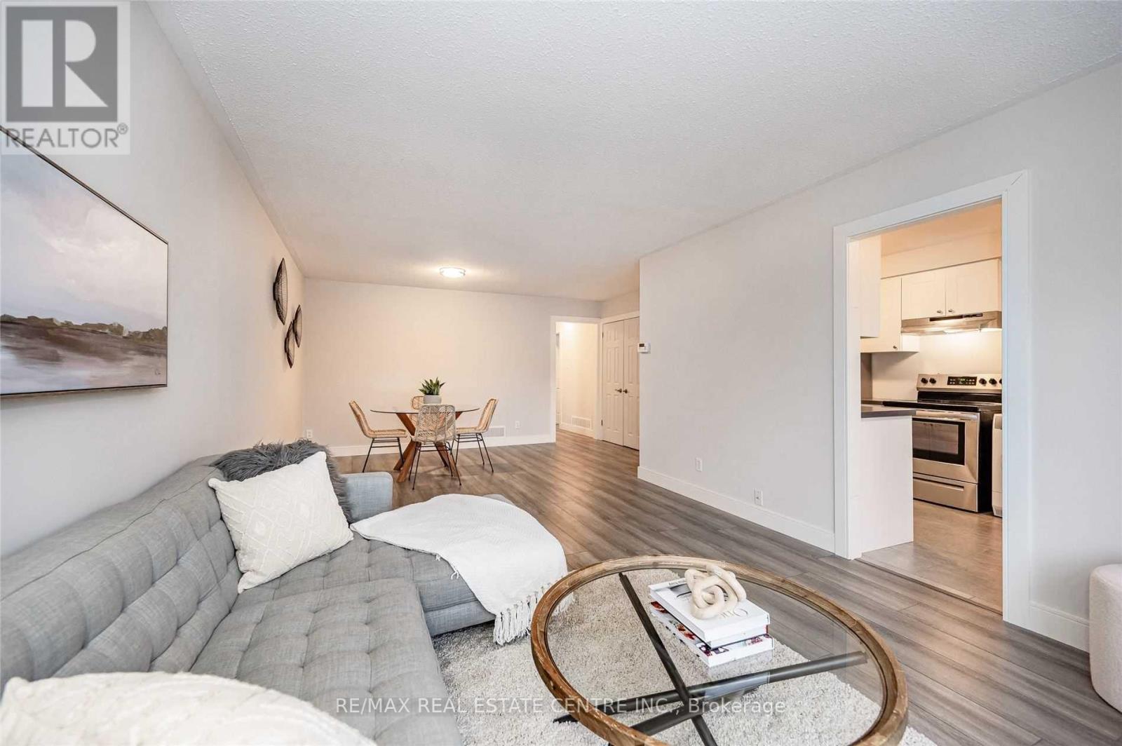 2896 Arvida Circle, Mississauga, Ontario  L5N 1R5 - Photo 7 - W12494792