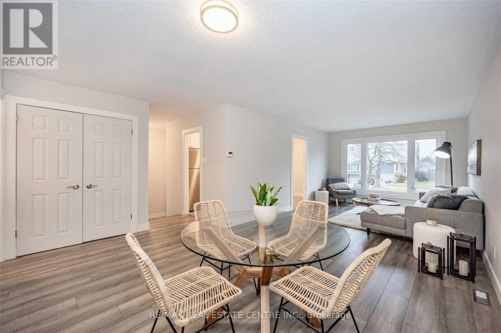 2896 Arvida Circle, Mississauga, Ontario  L5N 1R5 - Photo 9 - W12494792