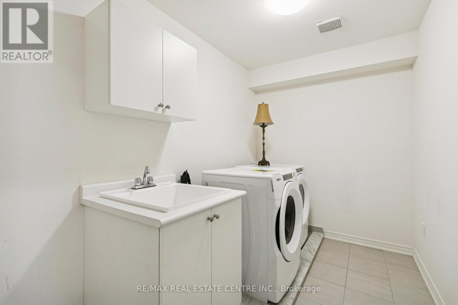 1525 Carr Landing, Milton, Ontario  L9E 1H2 - Photo 30 - W12494804