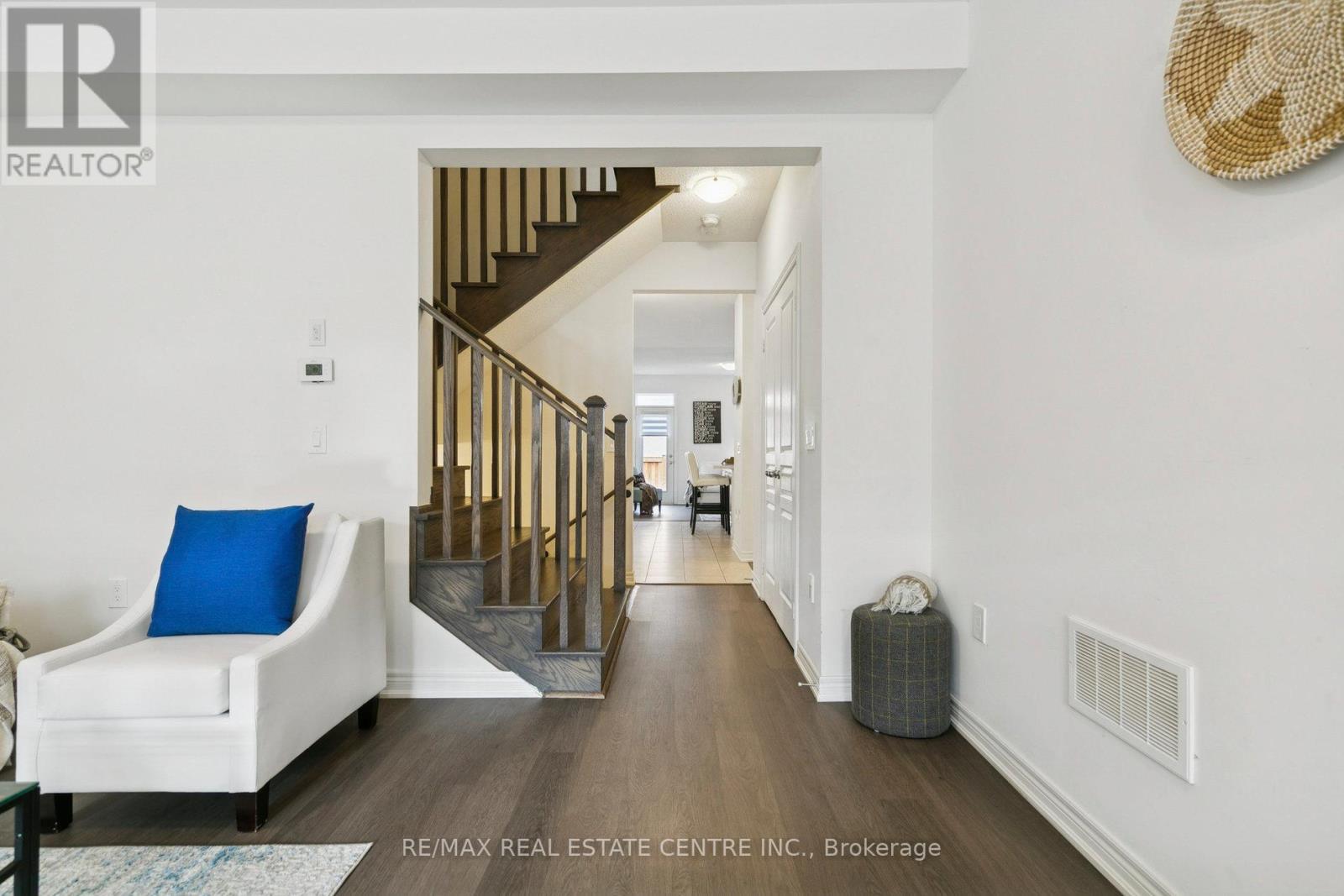 1525 Carr Landing, Milton, Ontario  L9E 1H2 - Photo 6 - W12494804