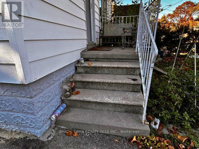 84 Seventeenth Street, Toronto, Ontario  M8V 3K4 - Photo 3 - W12494860