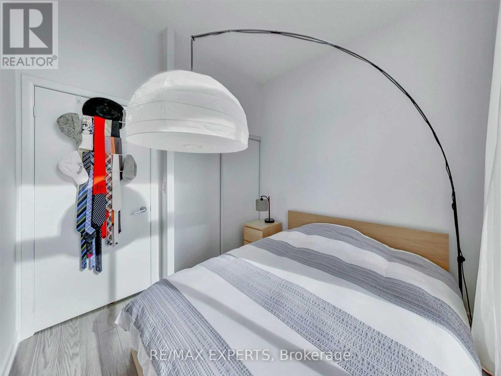 T1 - 165 Legion Road, Toronto, Ontario  M8Y 0B3 - Photo 13 - W12494864