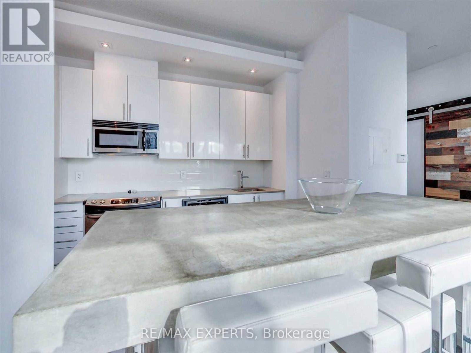 T1 - 165 Legion Road, Toronto, Ontario  M8Y 0B3 - Photo 7 - W12494864