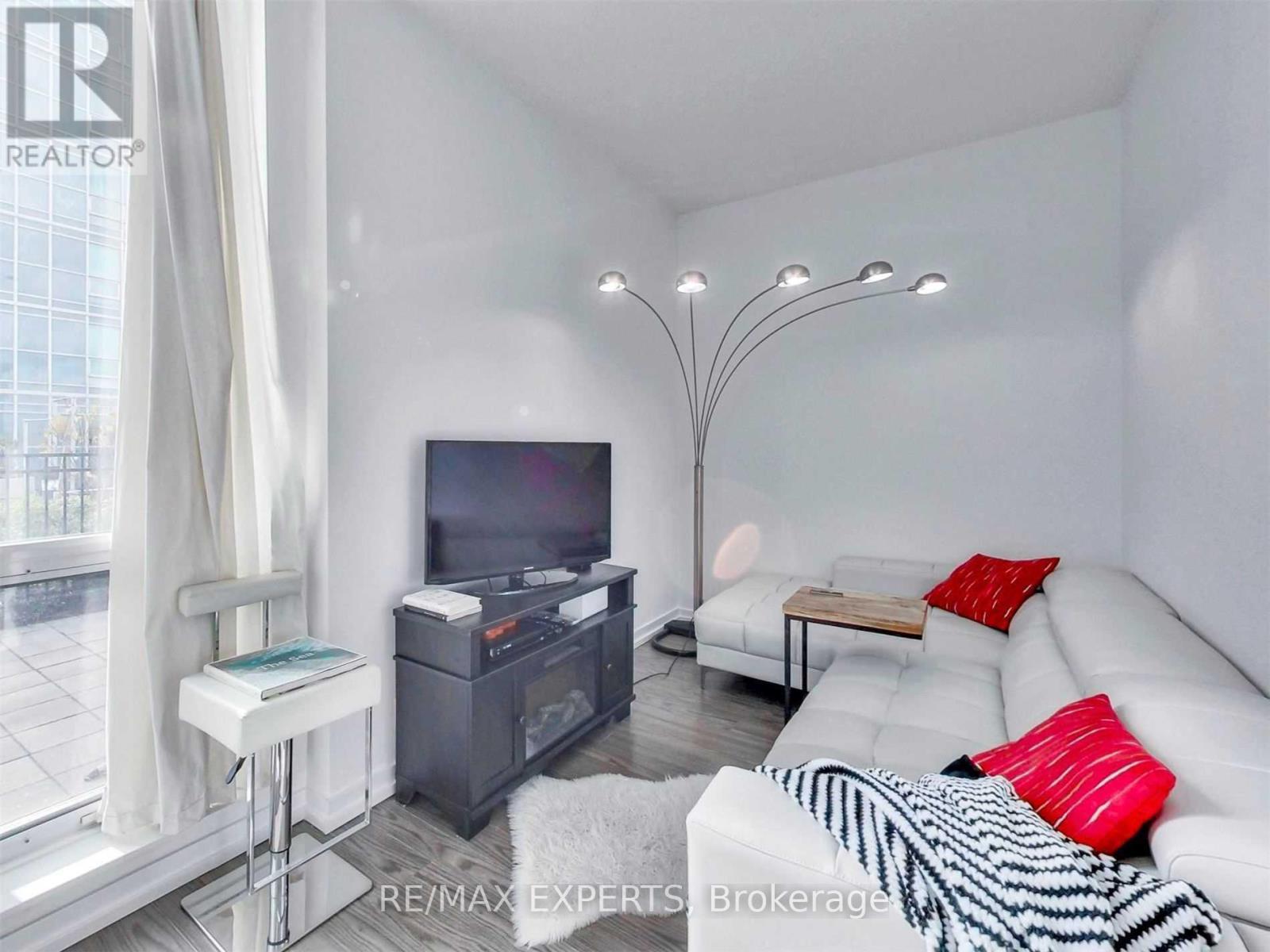 T1 - 165 Legion Road, Toronto, Ontario  M8Y 0B3 - Photo 8 - W12494864