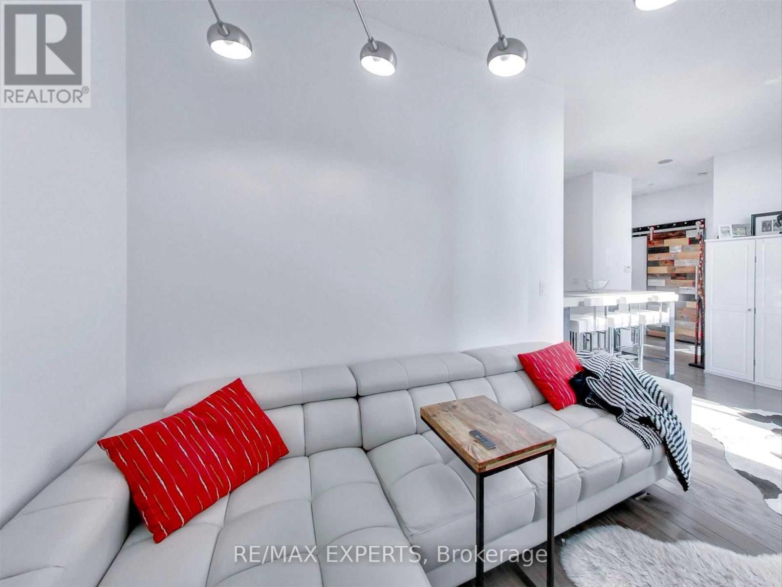 T1 - 165 Legion Road, Toronto, Ontario  M8Y 0B3 - Photo 9 - W12494864