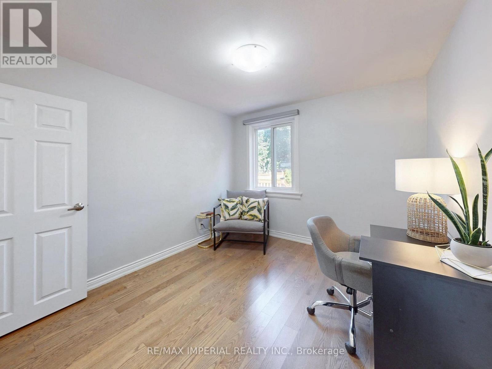 598 Ridelle Avenue, Toronto, Ontario  M6B 1K9 - Photo 22 - W12494876