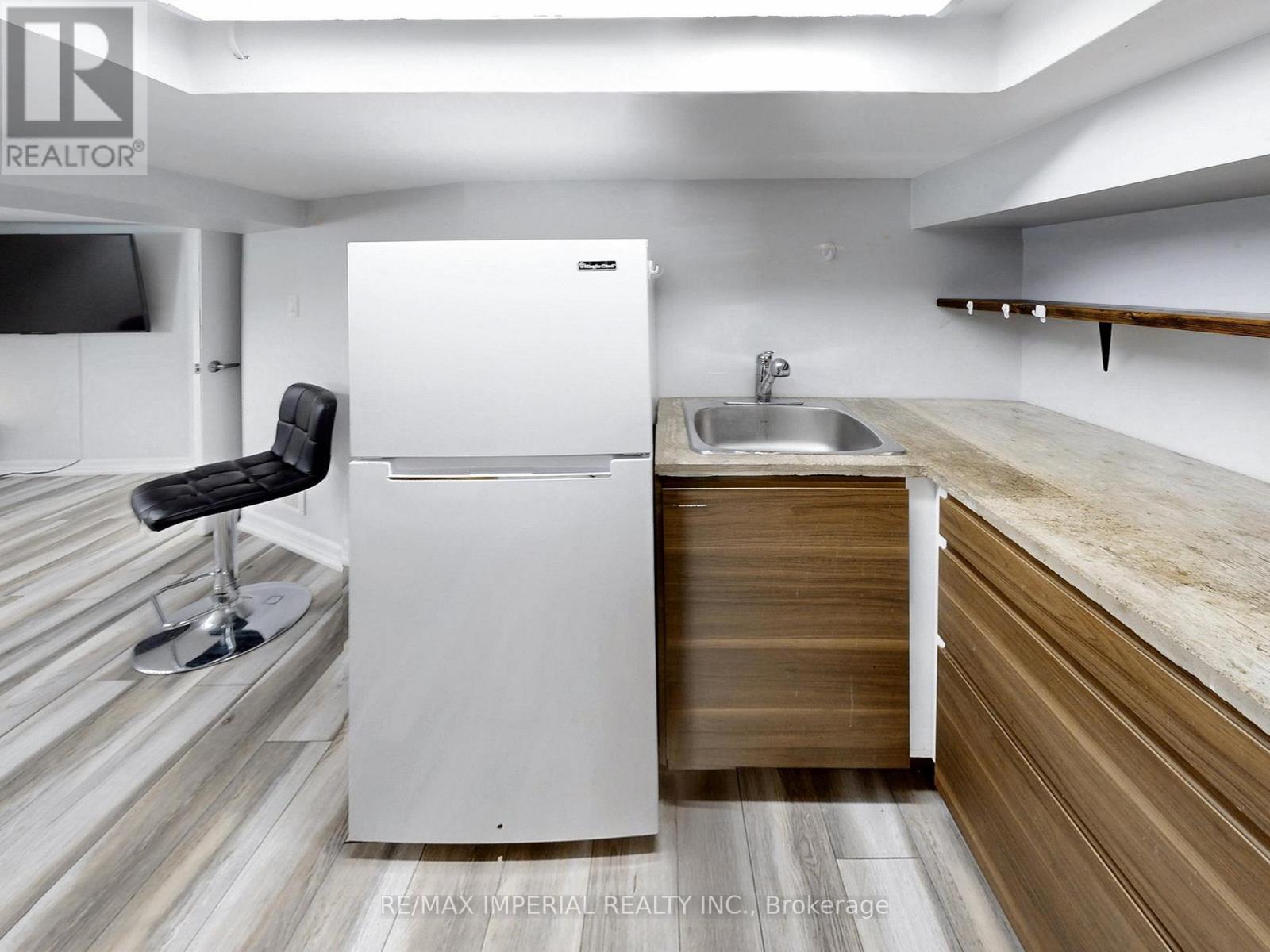 598 Ridelle Avenue, Toronto, Ontario  M6B 1K9 - Photo 30 - W12494876