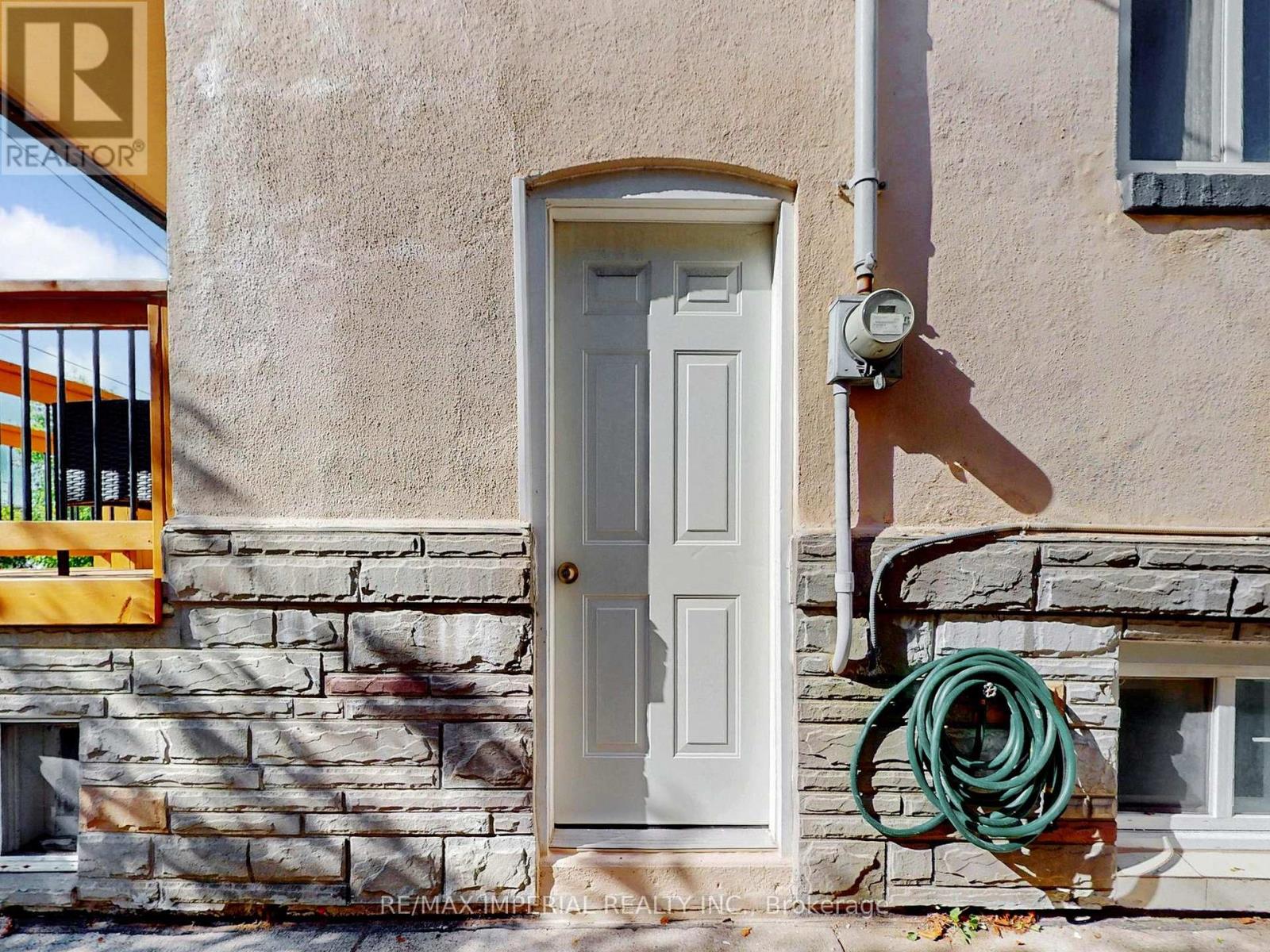 598 Ridelle Avenue, Toronto, Ontario  M6B 1K9 - Photo 38 - W12494876