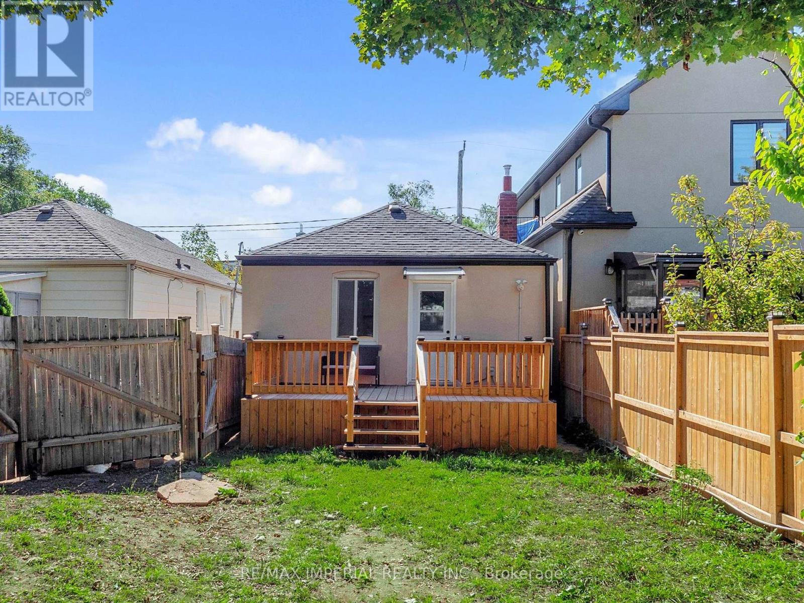 598 Ridelle Avenue, Toronto, Ontario  M6B 1K9 - Photo 39 - W12494876