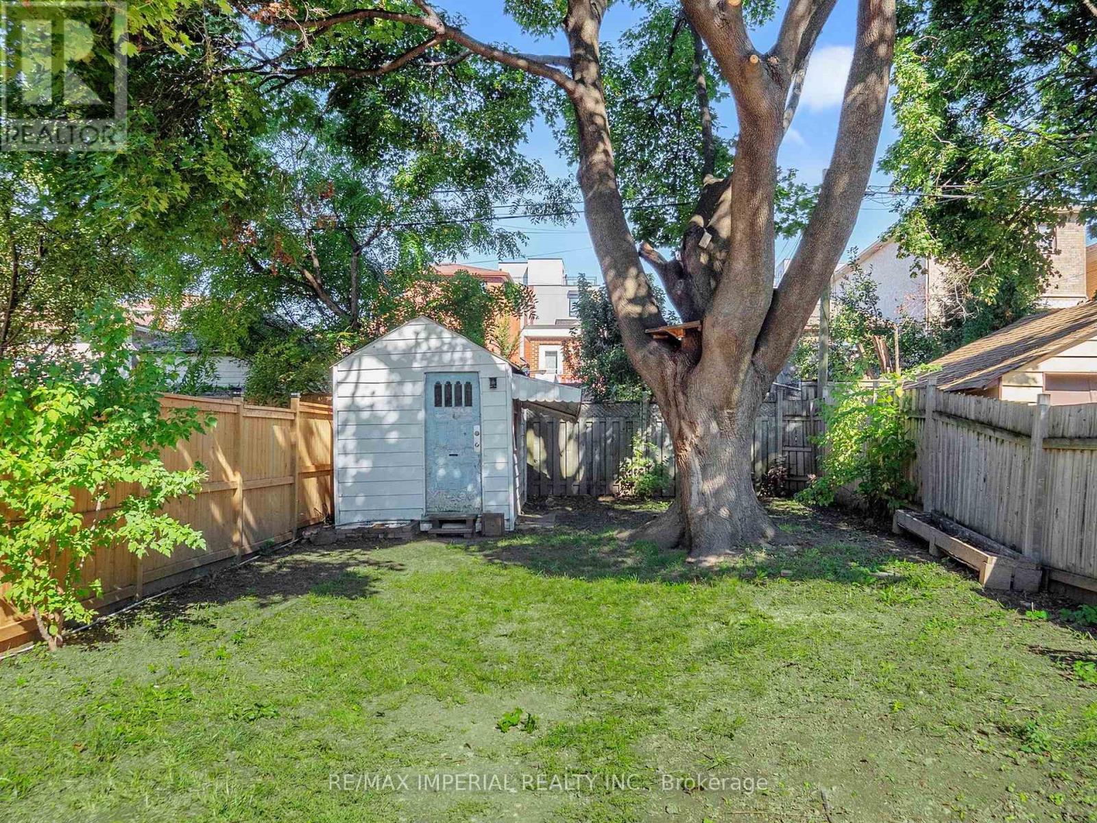 598 Ridelle Avenue, Toronto, Ontario  M6B 1K9 - Photo 41 - W12494876