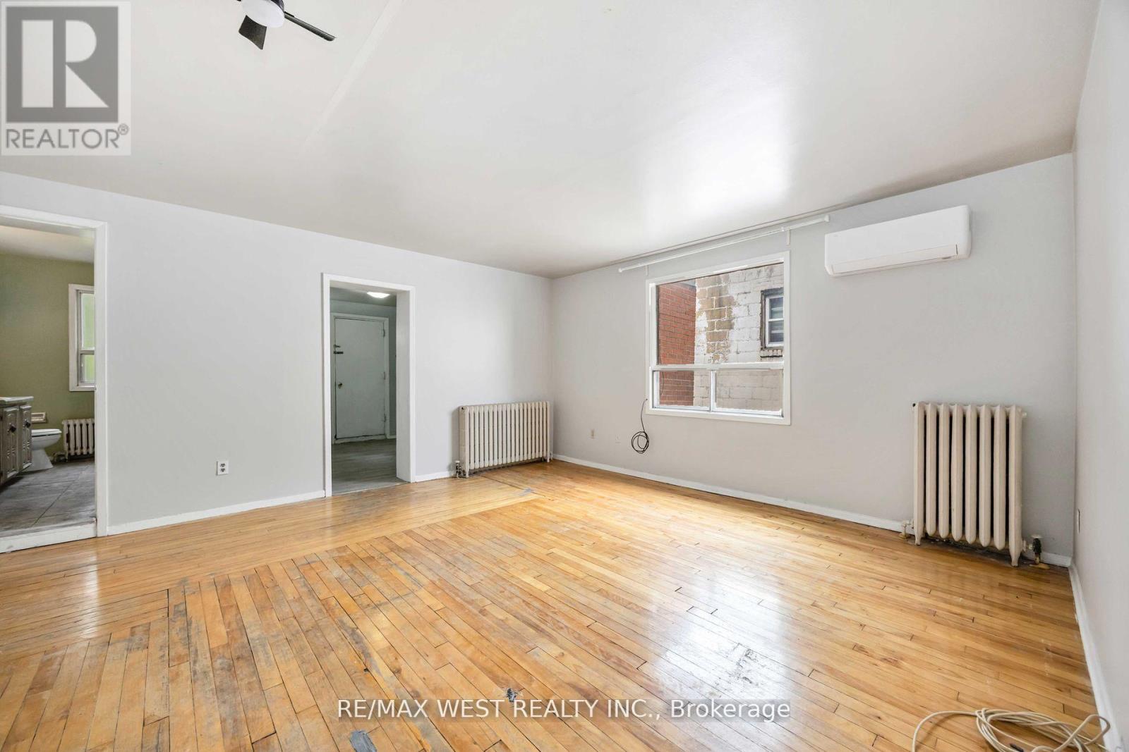 A - 4990 Dundas Street W, Toronto, Ontario  M9A 1B8 - Photo 3 - W12494888