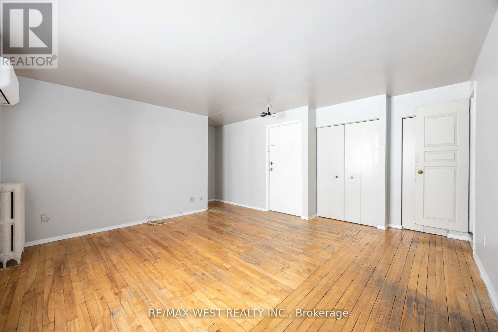 A - 4990 Dundas Street W, Toronto, Ontario  M9A 1B8 - Photo 4 - W12494888