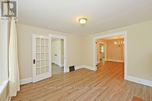 81 Chisholm Street, Oakville, Ontario  L6K 3H8 - Photo 14 - W12494898