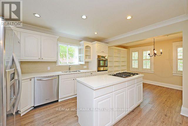 81 Chisholm Street, Oakville, Ontario  L6K 3H8 - Photo 8 - W12494898