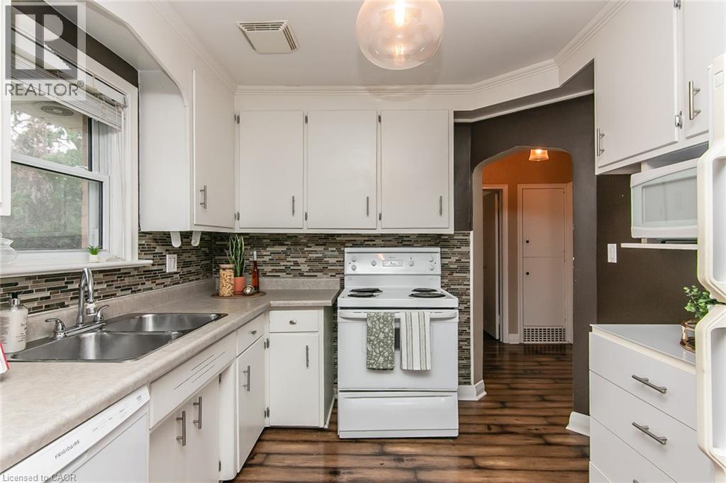 552 Courtland Avenue E, Kitchener, Ontario  N2G 2W8 - Photo 12 - 40784453