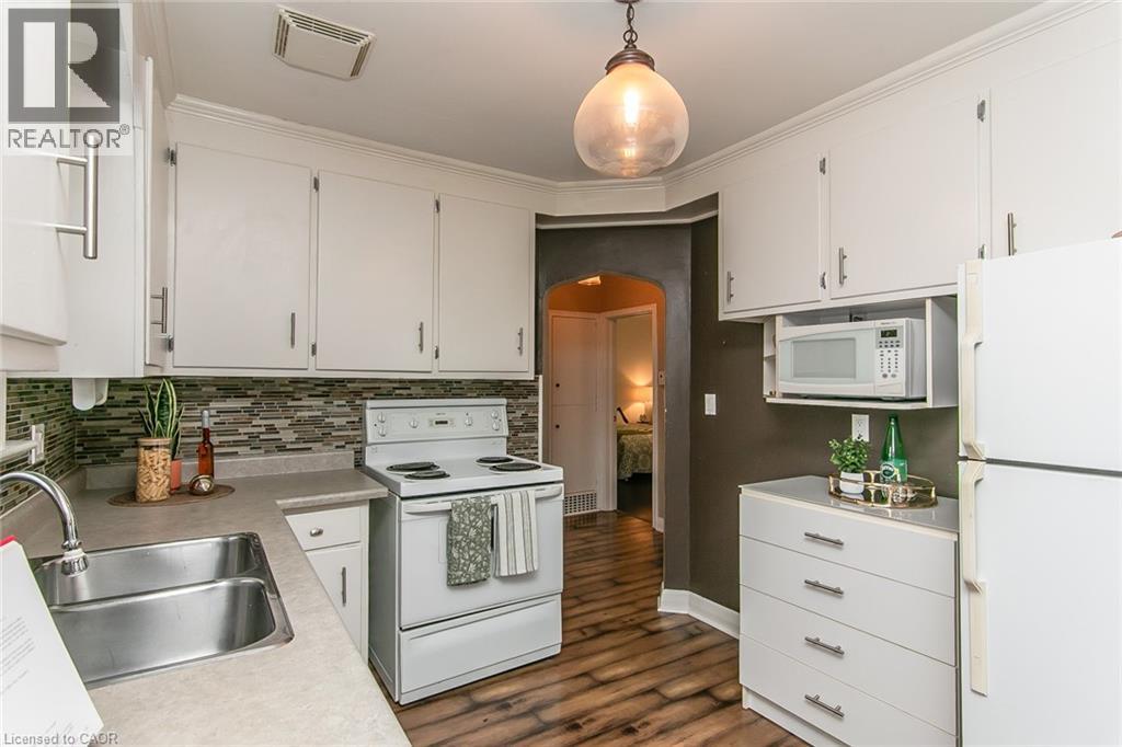 552 Courtland Avenue E, Kitchener, Ontario  N2G 2W8 - Photo 13 - 40784453